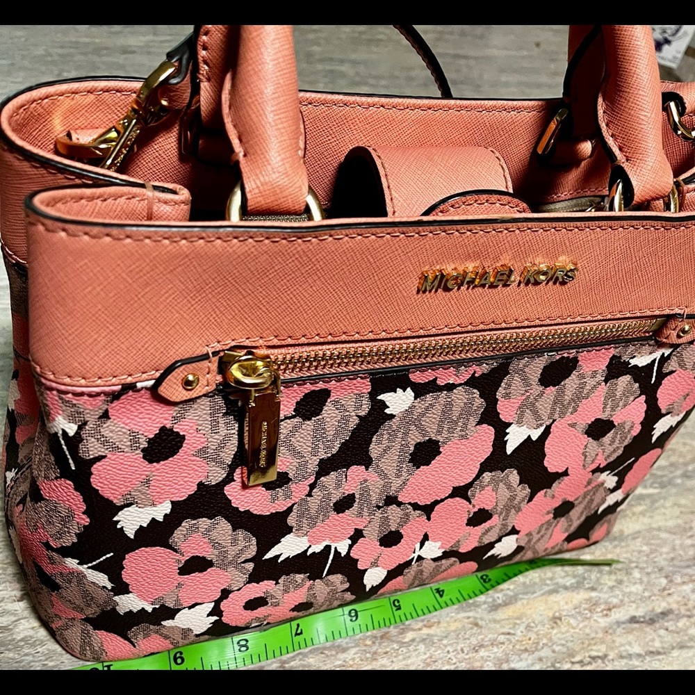 NWOT Michael Kors gorgeous bag - Picture 10 of 16